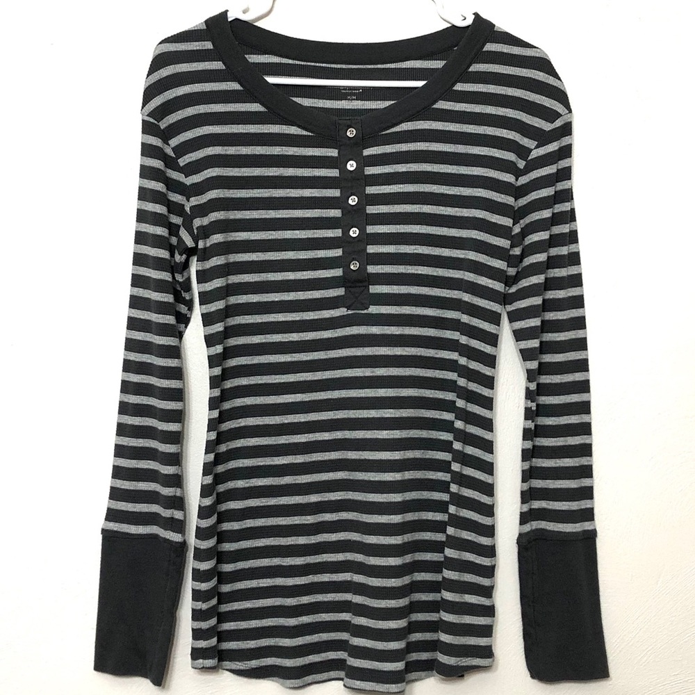 Liz Lange Long Sleeve Maternity Top